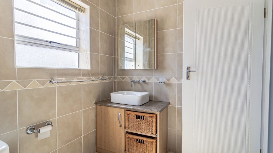 To Let 5 Bedroom Property for Rent in Myburgh Park Western Cape